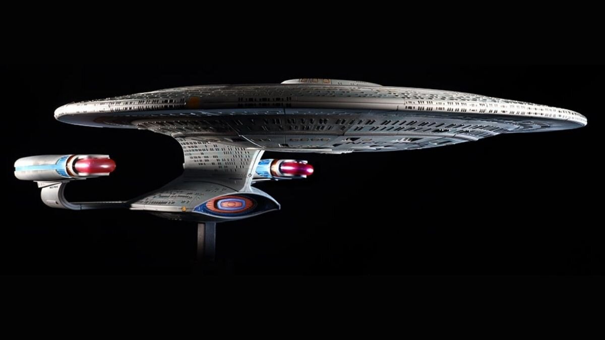 Build your own giant model of Star Trek: The Next Generation's U.S.S.  Enterprise-D with new subscription from Eaglemoss — Daily Star Trek News